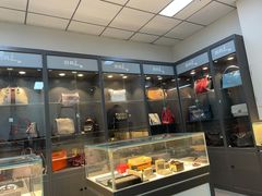 -用真奢侈品名表名包回收中心(朝阳万达店)