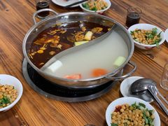 鸳鸯锅-肥婆麻辣火锅.顺德首创药材麻辣火锅(容桂店)