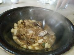 -三江鱼东北特色铁锅炖(骆驼店)
