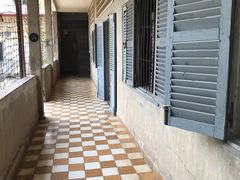 -吐斯廉屠杀博物馆