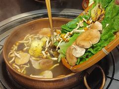 -阿山卓·野生菌火锅·纳西火塘烤肉