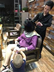 点击看大图 -首脑美发沙龙