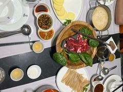 -红鼎豆捞·非遗鲍皇汤火锅(宝丰路店)