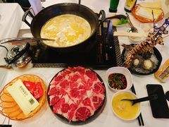 -鲜入围煮花胶鸡海鲜火锅