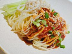 鸡丝凉面-麻六记(新天地店)