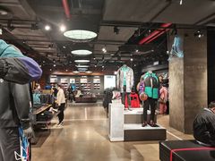 -NIKE武汉品牌体验店