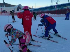 -亚布力新体委滑雪场