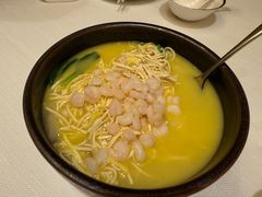 手剥虾仁煮干丝-扬州香格里拉·香宫中餐厅