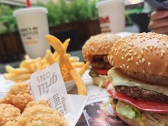-The Habit Burger Grill 哈比特汉堡(爱琴海店)