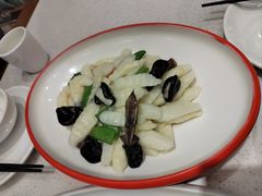 锦绣菌菇炒山药-三品香·江浙菜(松江九谊店)