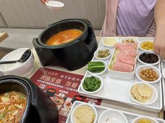 -花馬肆.云南过桥米线(汉神购物广场现场熬汤店)