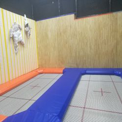 -蹦贝运动中心·蹦床·攀岩·闯关(龙岗店)