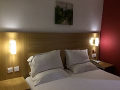 -如家精选酒店(兰州张掖路西关地铁站中山桥店)
