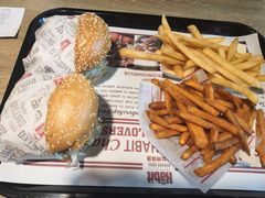 -The Habit Burger Grill 哈比特汉堡(复兴soho店)