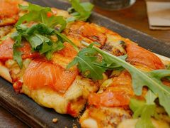 牛油果三文鱼披萨-夏朵餐厅(丁香店)