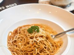 -Chom Cafe and Restaurant