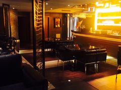 -AIR Restaurant & Lounge