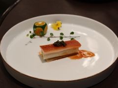 鱼子酱配脆皮烤乳猪-广州文华东方酒店·江-由辉师傅主理