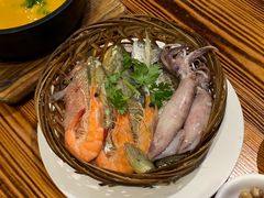 一篮鲜鱼饭-百年银屏蚝烙·潮汕菜·非遗(乐山店)