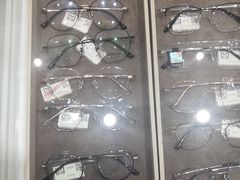 -博士眼镜集团石人工眼镜(虹口万泰店)