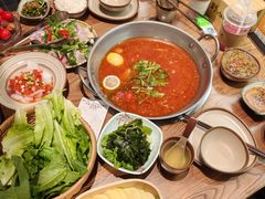 -野山舂·贵州现舂酸汤火锅(鸿通城店)