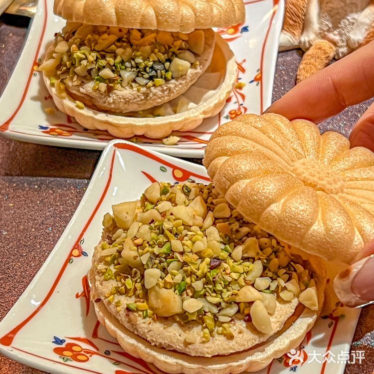 《关于在深圳吃到堆成小山的海胆塔塔🤤》