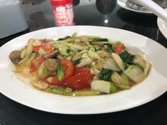 -光海鲜鱼翅餐厅(叻差拉披色路店)