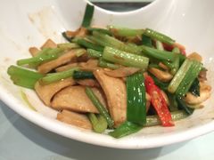 芹菜炒千页豆腐-一品滇香·云南菜(公益西桥店)
