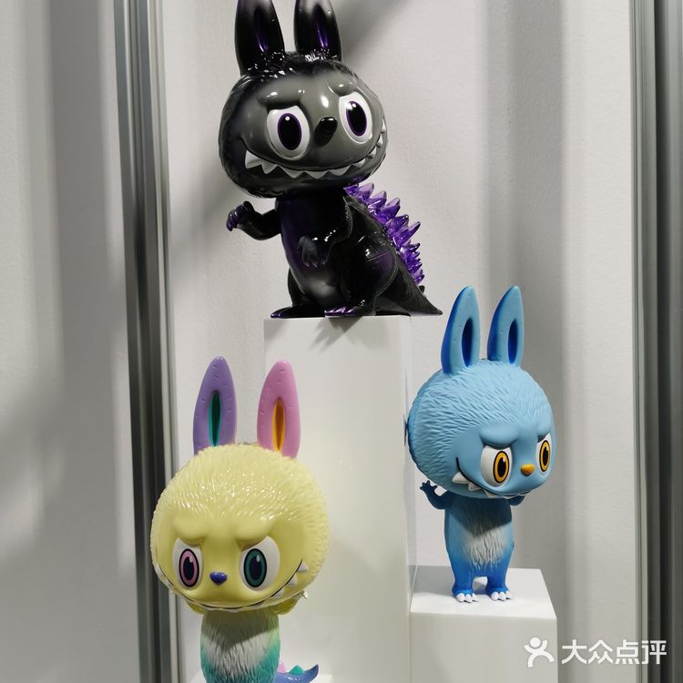 IFS国金中心DIMOO环游星海