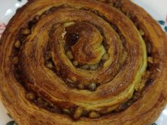 焦糖核桃肉桂卷-红星前进面包牛奶公司(君太店)