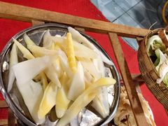 -钰洁腊排骨火锅