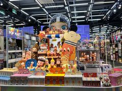 -泡泡玛特POPMART(侨福芳草地店)