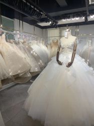 点击看大图 -曼青婚纱礼服馆