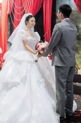 -沐澜婚纱礼服美妆馆(豪润风尚国际店)