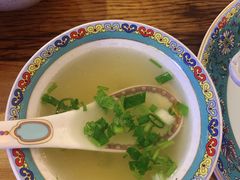 -毛辣果·贵州红酸汤牛肉火锅(西单店)