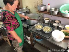 -胖子馄饨坊(天目大厦东南)