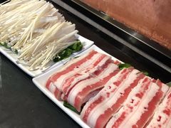 -东北特色烧烤吧