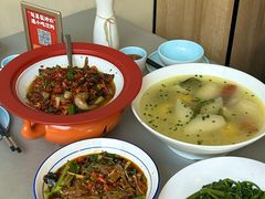 -有红鸡毛店·川菜(建设路店)