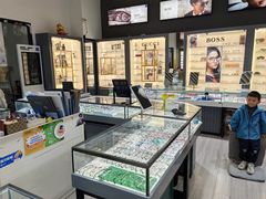 -三叶眼镜城(八佰伴店)