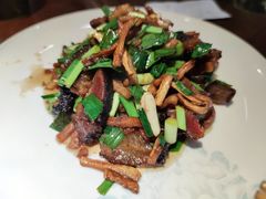 -钟掌勺忘不了地道湘菜(新天地假日广场店)