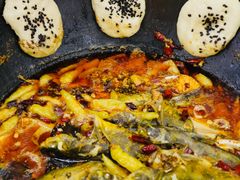 -丹水桥地锅鱼·翘嘴鲌·地方特色全鱼宴(丹江口大坝店)