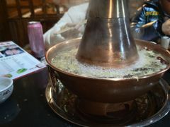 -果松木炭酸菜铜火锅·外婆参鸡汤