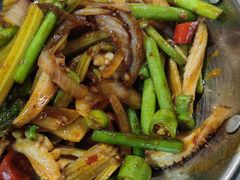 干锅芹菜鱿鱼-样样体面(宝安支路店)