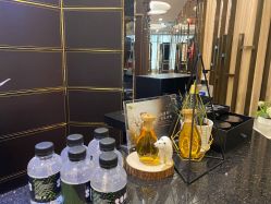 -八佰伴8008星级形象店