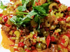 小炒黄牛肉-遇见小厨·北京烤鸭·江湖菜·川菜(广福桥店)