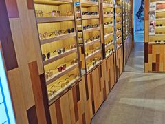 -LOOK眼镜·蔡司依视路配镜(宝山万达店)