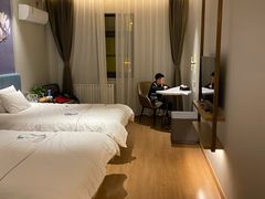 -白玉兰商务酒店(曲阜三孔景区春秋西路店)