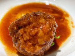 鸭蛋黄狮子头-梅飞酒家(桑园路店)