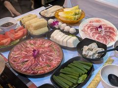 -鲜入围煮花胶鸡海鲜火锅