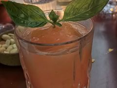 -毛毛虫酒吧